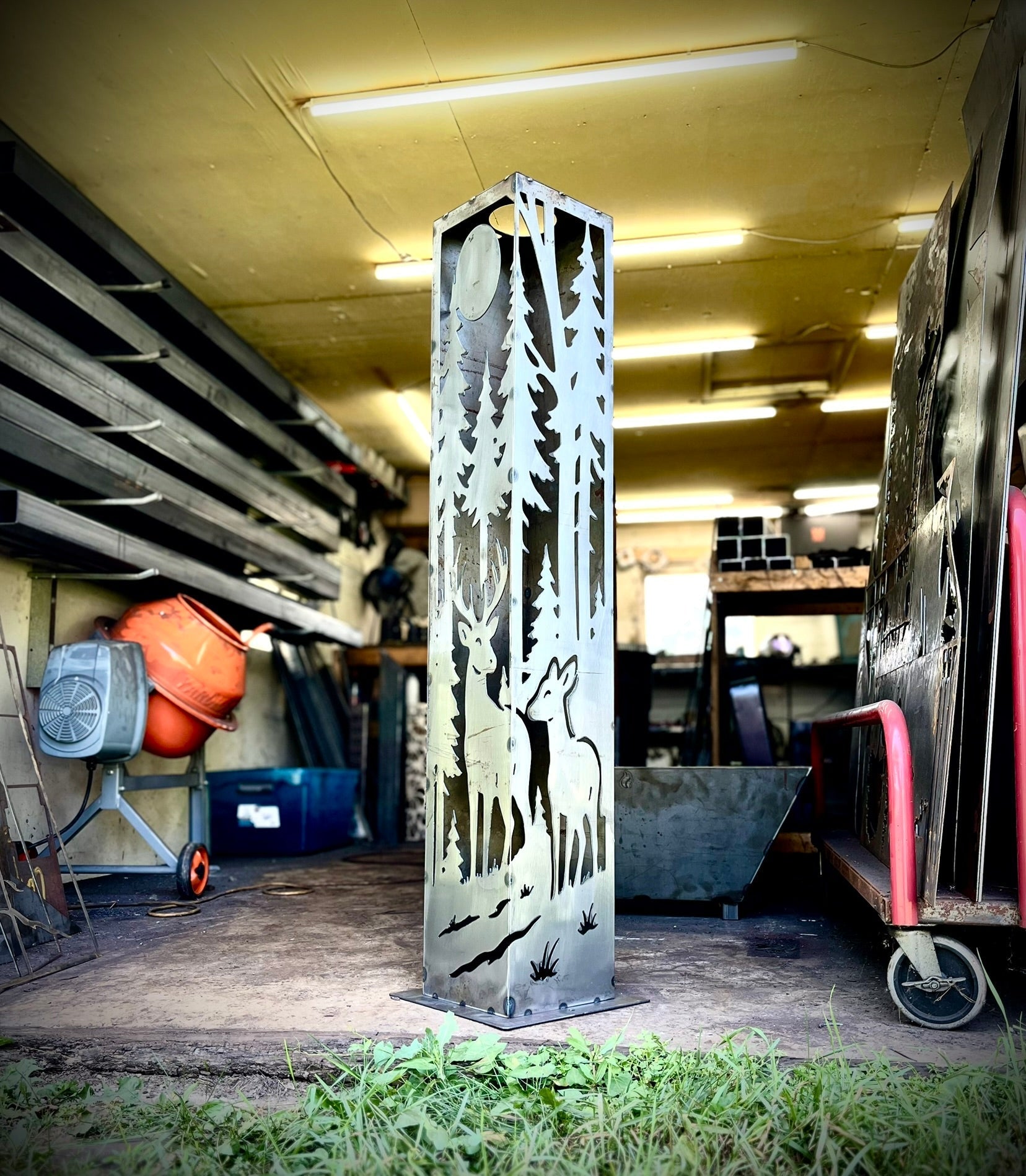 Deer at Dusk Corner Solar Pillar - Steel
